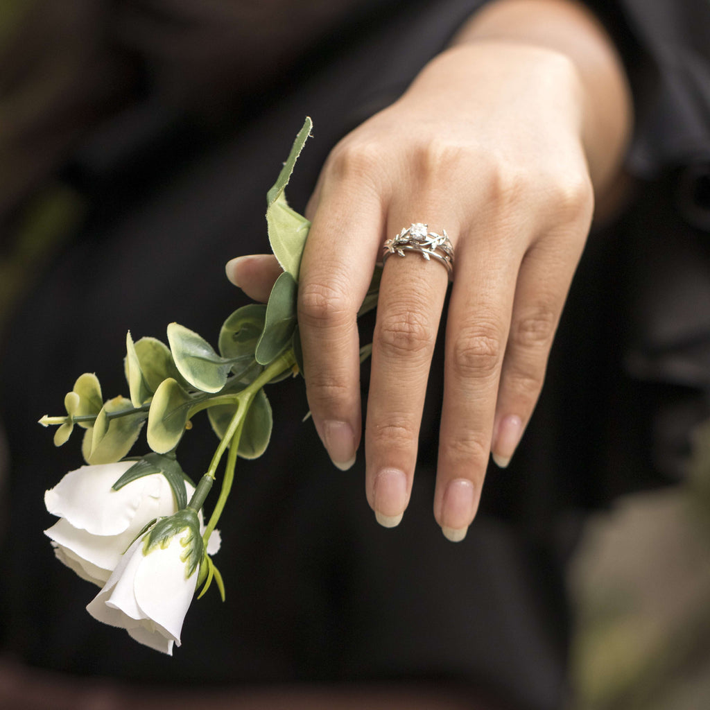 0.5 Carat 4-Prong-Set Leaf Vine Design round Cut Moissanite Solitaire Wedding Ring Set in 18K White Gold Plating over Silver